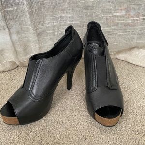 Vince Camuto leather platform pumps
